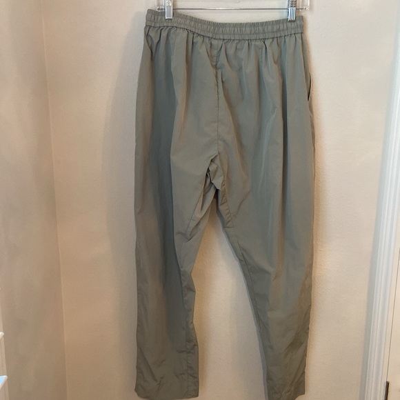 Sweaty Betty and Halle Berry Maia Woven Jogger - Picture 2 of 6